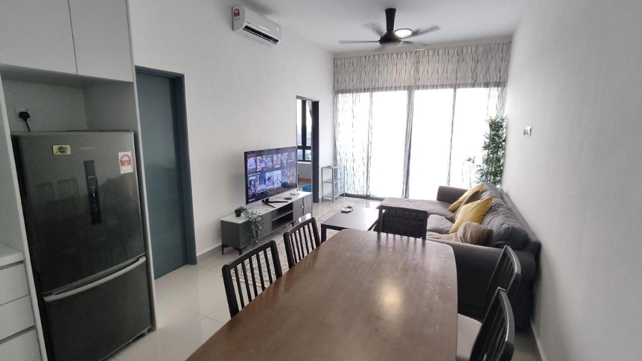Comfort Bedroom @ Aera Residence Petaling Jaya Exterior photo