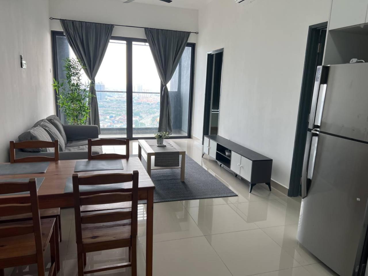 Comfort Bedroom @ Aera Residence Petaling Jaya Exterior photo
